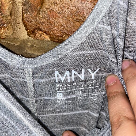 Marc New York Performance Gray Striped Twist Cut Out Open Back Top Size Small - Picture 4 of 7